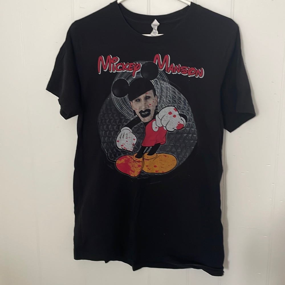Disney Tee size medium